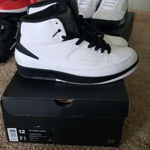 Air Jordan 2 Retro Men (White / Black)